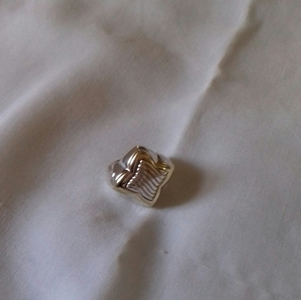 Ring - Picture 3 of 3